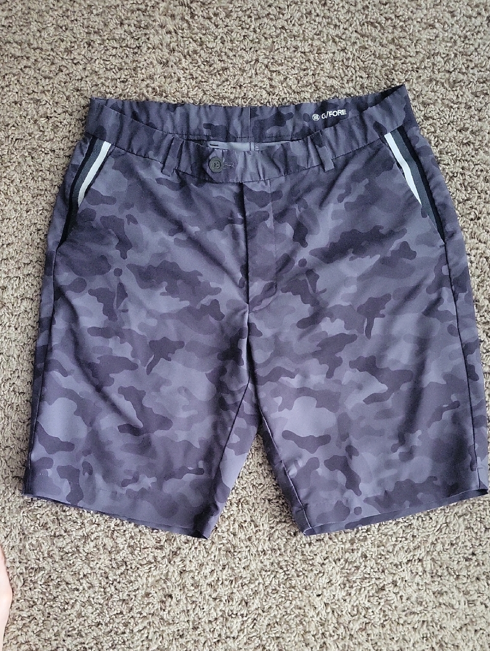 G/FORE Men's Gray & Black Camo Athletic Shorts